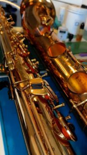 LED chord is so handy. 
Makes the sax look pretty groovy too 😅