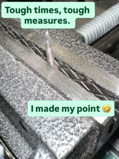 Still trying to extract the very stuck spring 🙈😆
No quitting though.