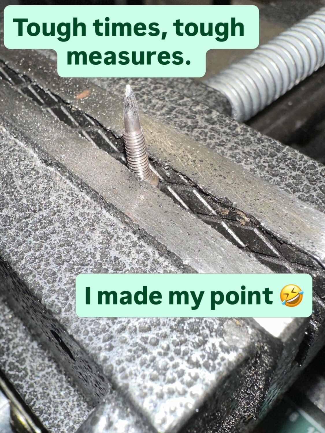 Still trying to extract the very stuck spring 🙈😆
No quitting though.